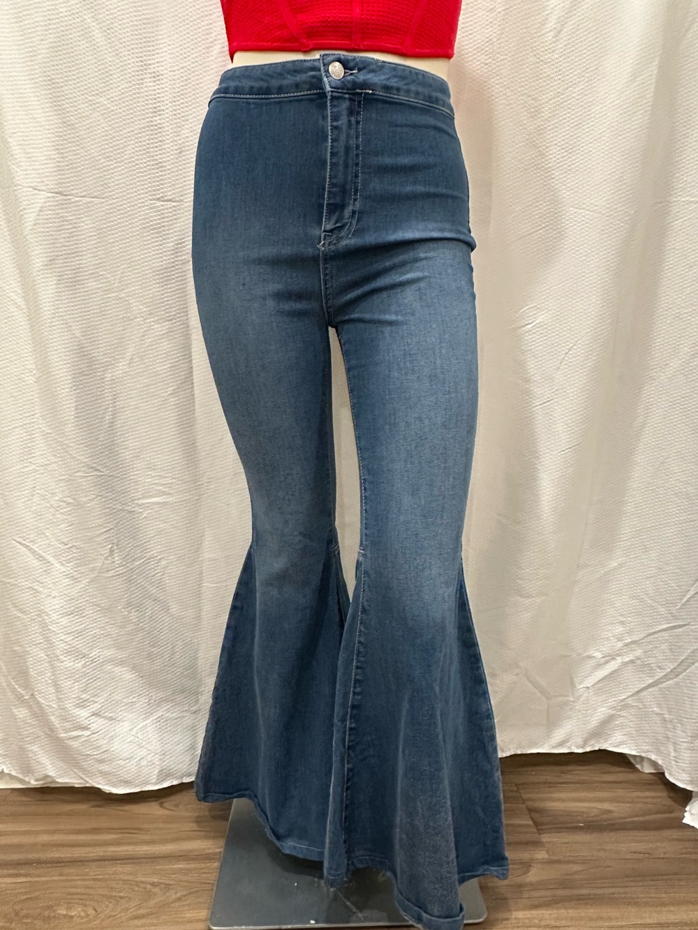We The Free High-Rise Dark Blue Bell Botto Jeans